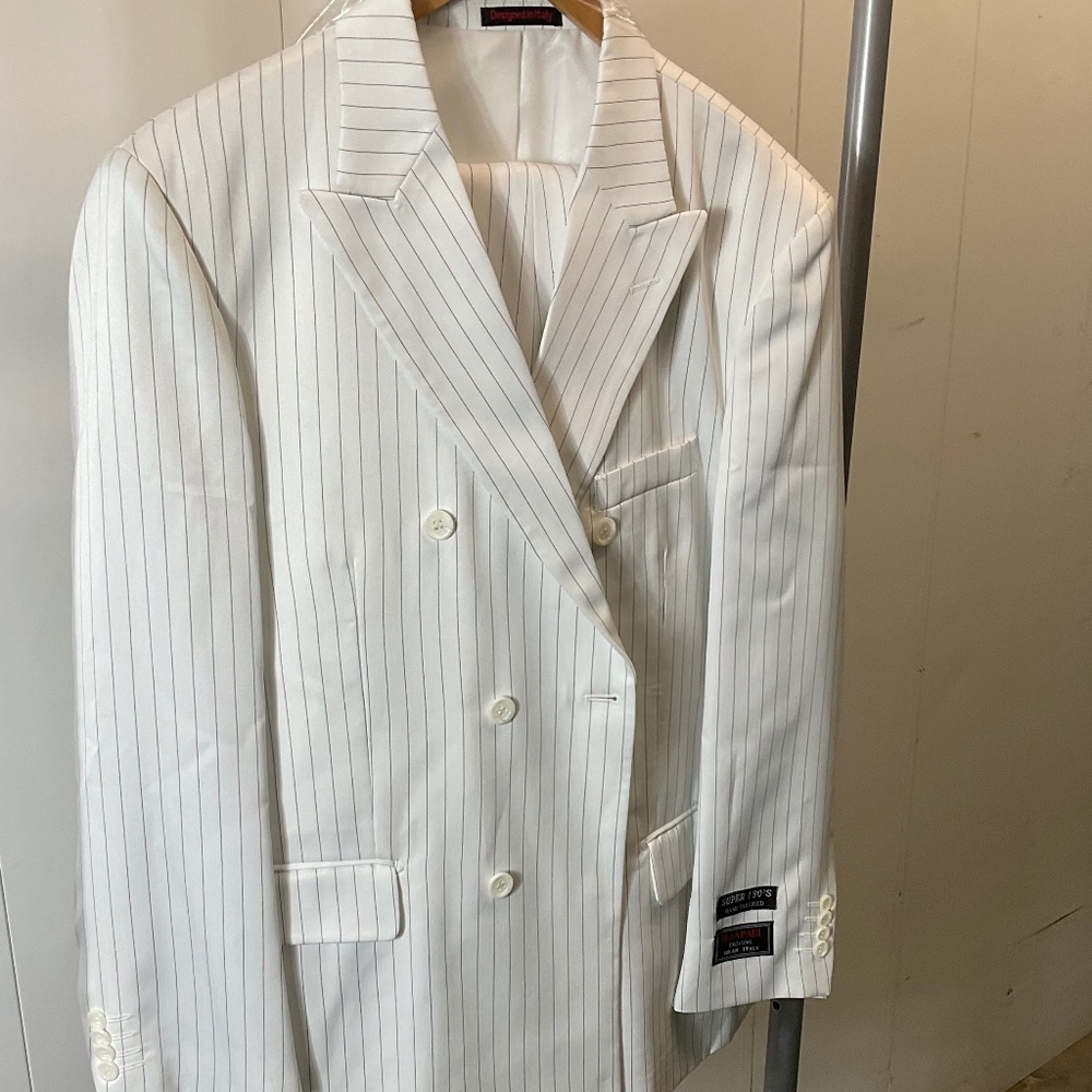 Double breasted white suit with black pinstripe size 44 Short